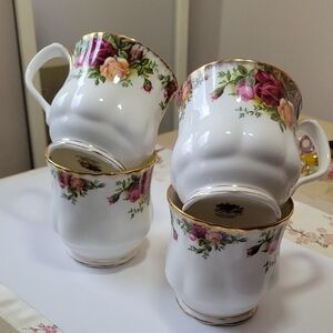 Floral Bone China Mugs Set - Gold Trim